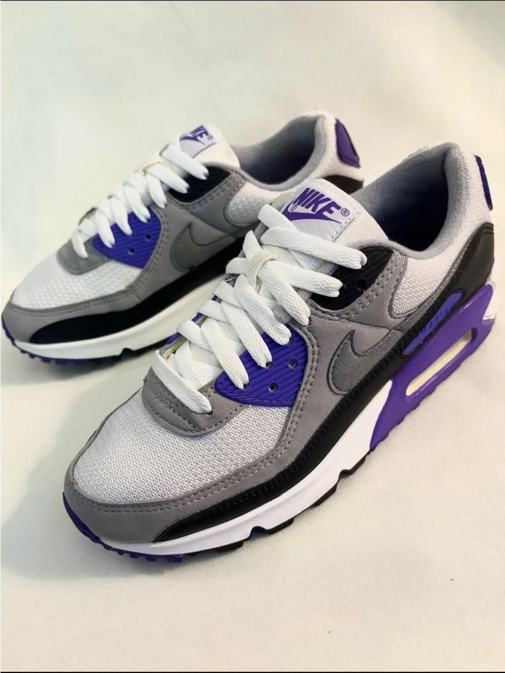 Nike Air Max 90 ‘Hyper Grape Sneakers